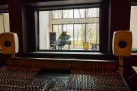 vs-control-room-glass.webp