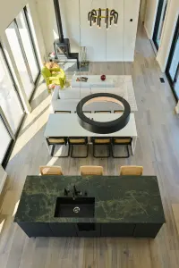 vs-kitchen-overhead.webp