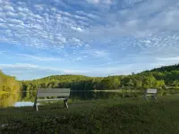 vs-lake-benches.webp