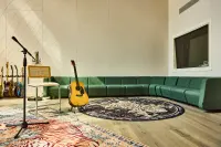 vs-live-room-sofa.webp