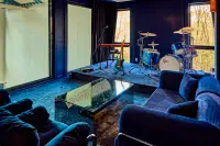 vs-lounge-seating.webp