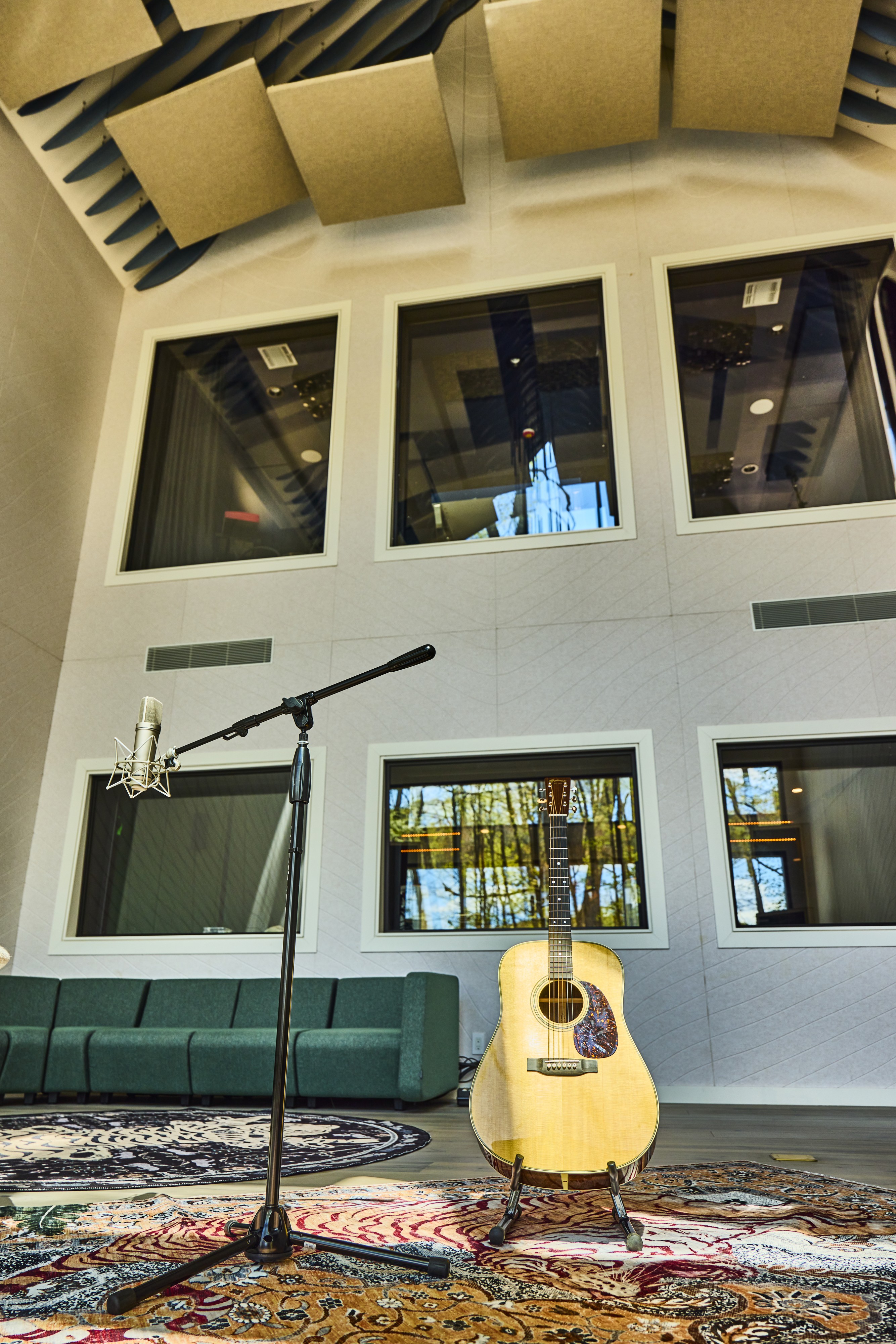 Live Room Vertical